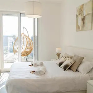 Apulialux - Exclusive And Modern City View, Private Parking Bari